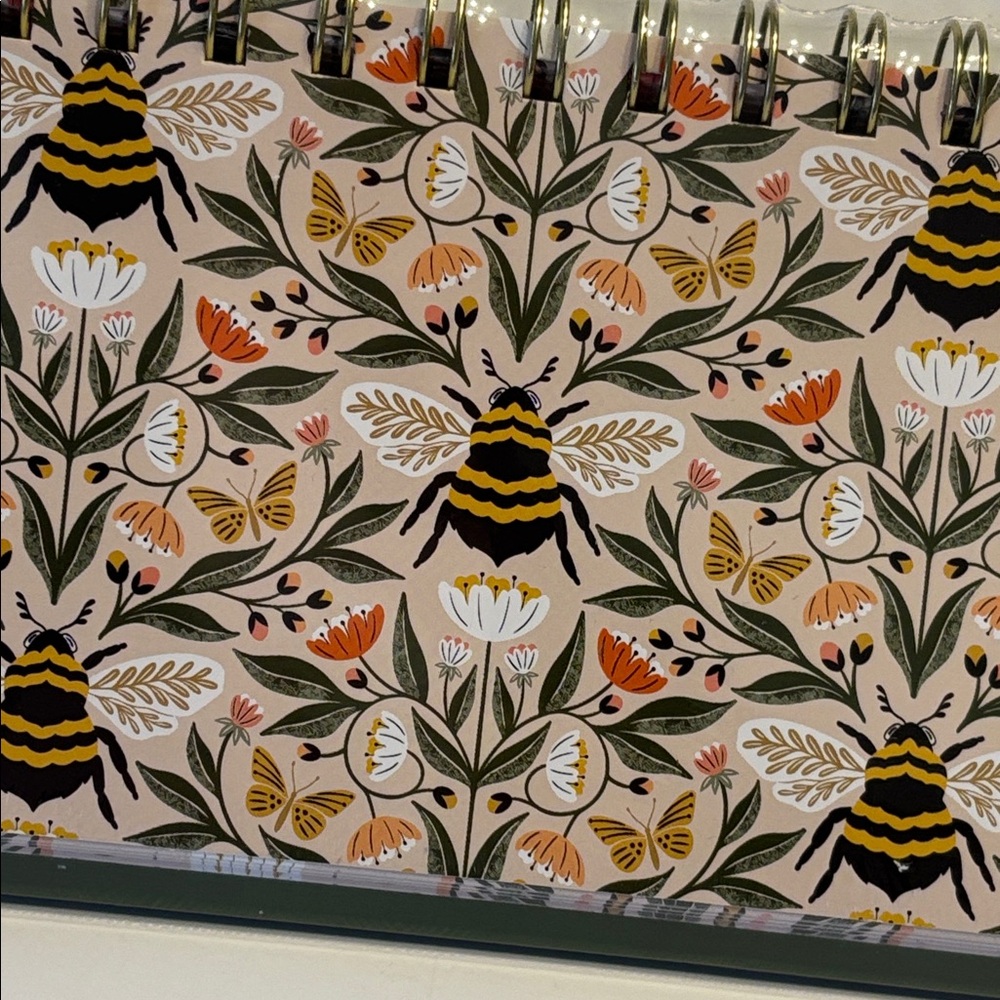 Fringe Desktop Bee Theme Easel Weekly Undated Planner - Picture 7 of 15